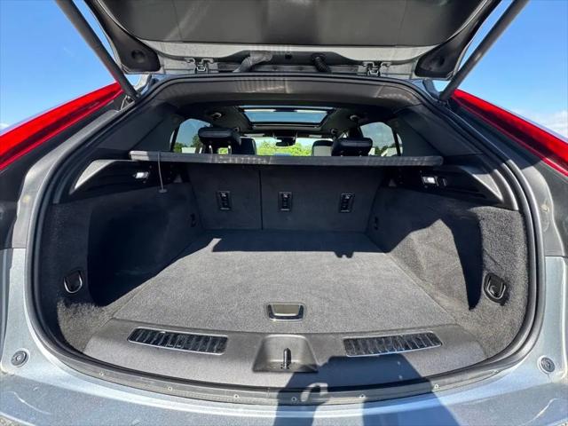 2023 Cadillac XT4 AWD Premium Luxury