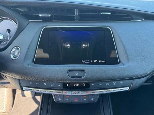 2023 Cadillac XT4 AWD Premium Luxury