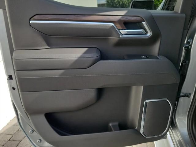 2026 GMC Sierra 1500 Crew Cab, Short Bed, SLT, RWD