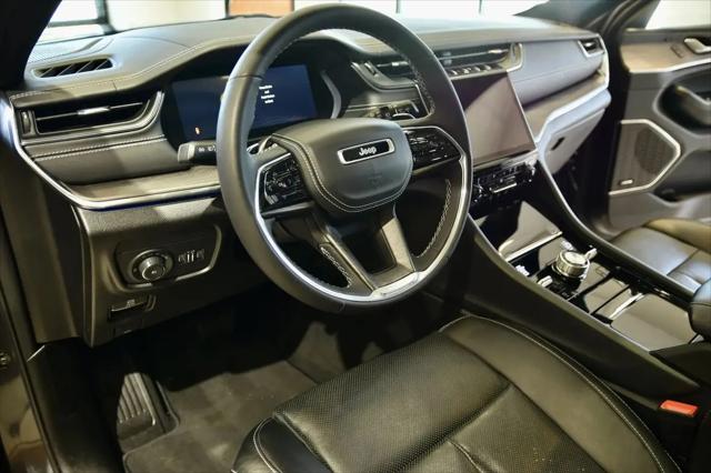 2023 Jeep Grand Cherokee Overland 4x4