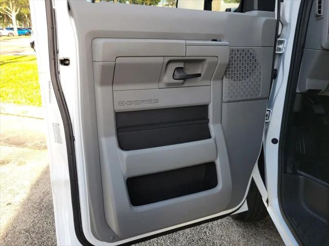2024 Ford E-350 Cutaway Base