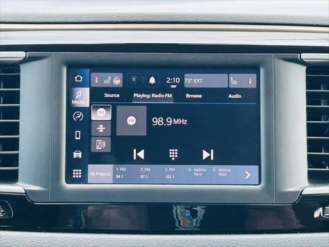 2023 Chrysler Voyager LX