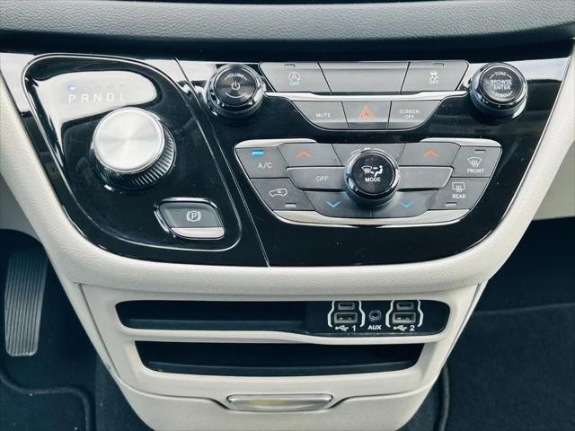 2023 Chrysler Voyager LX