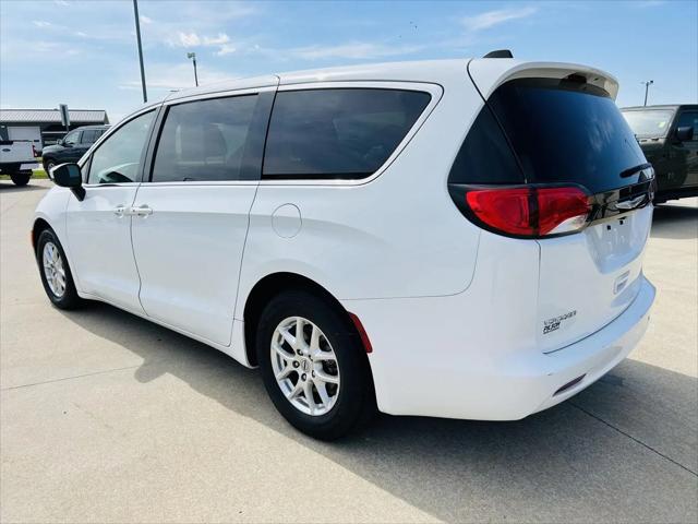 2023 Chrysler Voyager LX