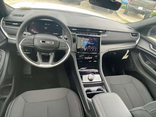 2026 Jeep Grand Cherokee L Altitude 4x2
