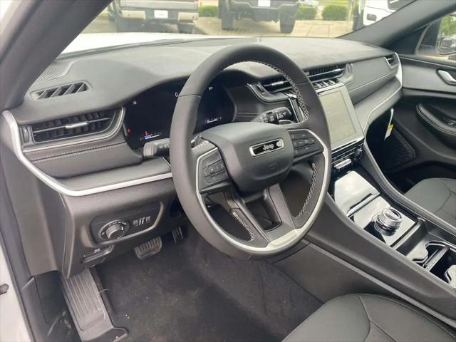 2026 Jeep Grand Cherokee L Altitude 4x2