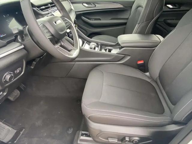 2026 Jeep Grand Cherokee L Altitude 4x2