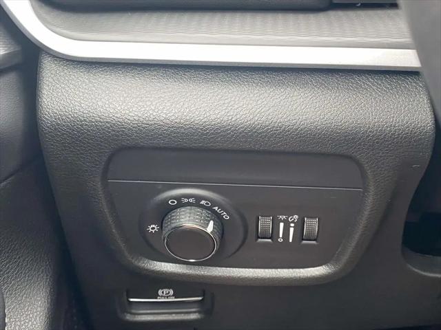 2026 Jeep Grand Cherokee L Altitude 4x2