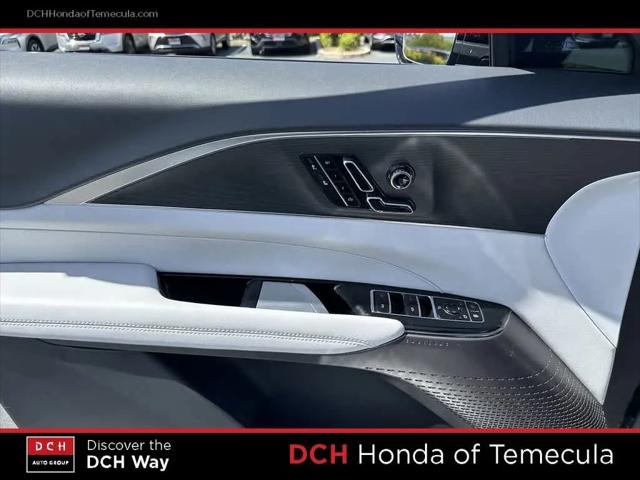 2025 Cadillac iQ Luxury 1 RWD