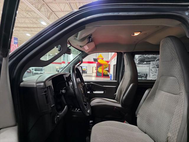 2017 Chevrolet Express LT
