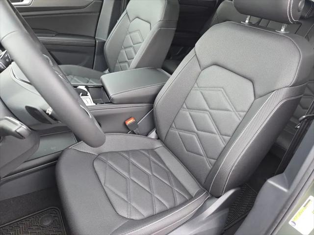 2026 Volkswagen Atlas Cross Sport SE with Technology
