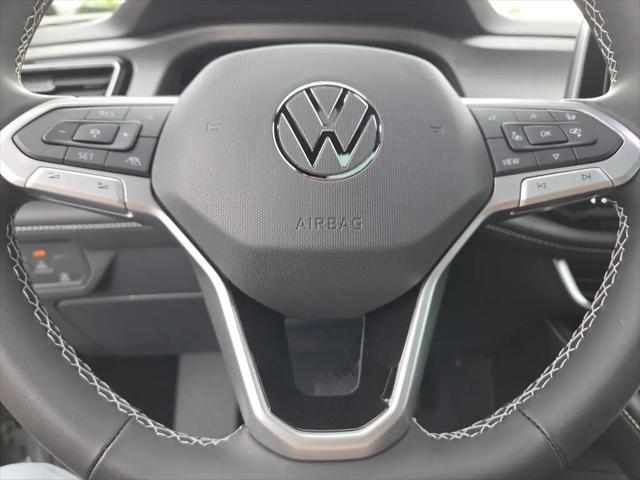 2026 Volkswagen Atlas Cross Sport SE with Technology