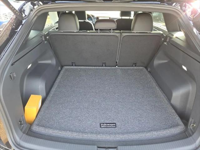 2026 Volkswagen Atlas Cross Sport SEL Premium R-Line
