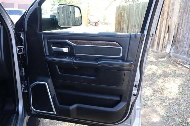 2020 Ram 3500 Laramie Crew Cab 4x4 8' Box