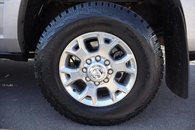 2020 Ram 3500 Laramie Crew Cab 4x4 8' Box
