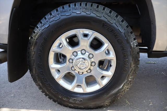 2020 Ram 3500 Laramie Crew Cab 4x4 8' Box