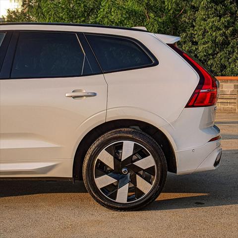 2024 Volvo XC60 Recharge T8 Plus Dark Theme