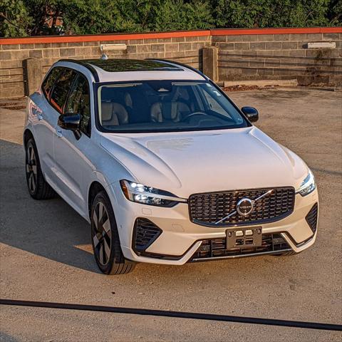 2024 Volvo XC60 Recharge T8 Plus Dark Theme