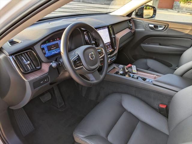 2024 Volvo XC60 Recharge T8 Plus Dark Theme