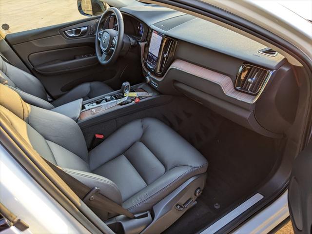 2024 Volvo XC60 Recharge T8 Plus Dark Theme