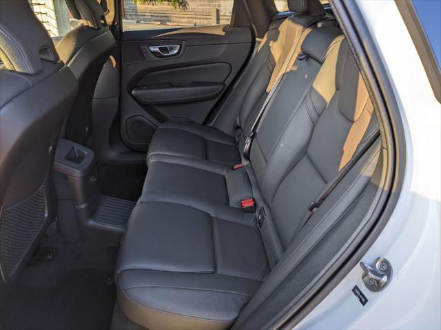 2024 Volvo XC60 Recharge T8 Plus Dark Theme