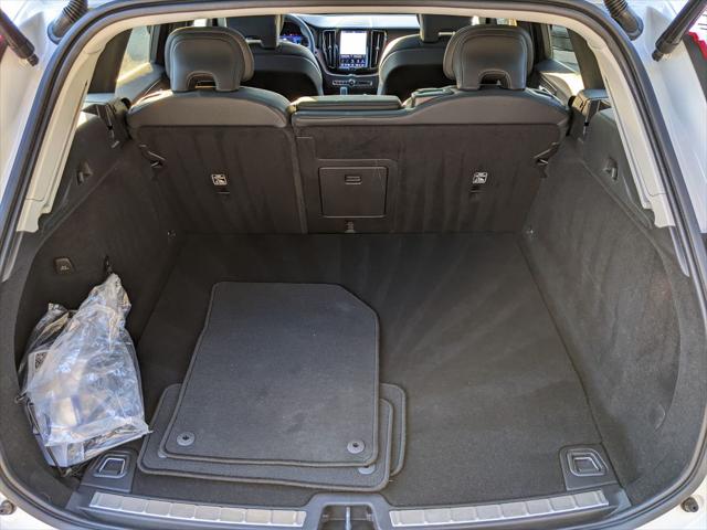2024 Volvo XC60 Recharge T8 Plus Dark Theme