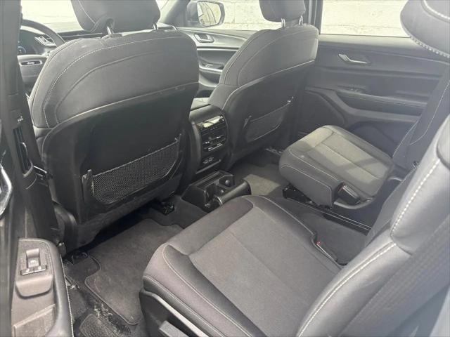 2024 Jeep Grand Cherokee L Laredo 4x4