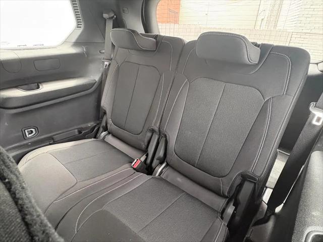 2024 Jeep Grand Cherokee L Laredo 4x4