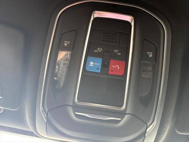 2024 Jeep Grand Cherokee L Laredo 4x4