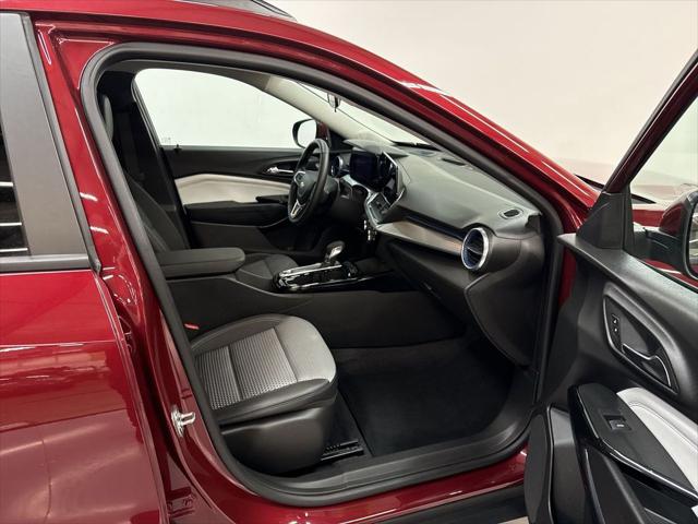 2025 Chevrolet Trax FWD LT