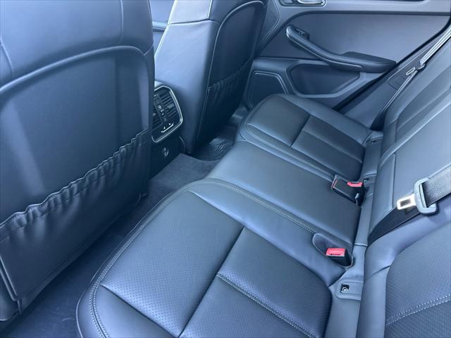 2026 Porsche Macan Unknown