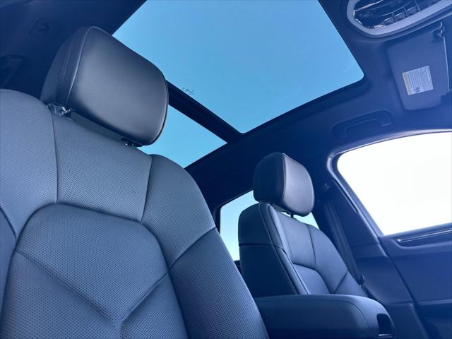 2026 Porsche Macan Unknown