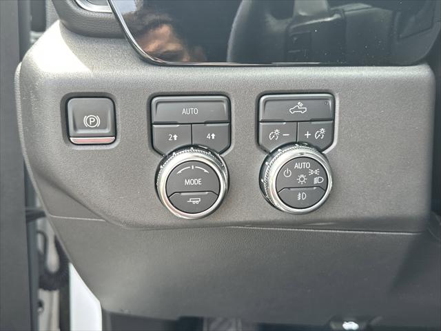 2024 GMC Sierra 1500 4WD Crew Cab Short Box Elevation with 3SB