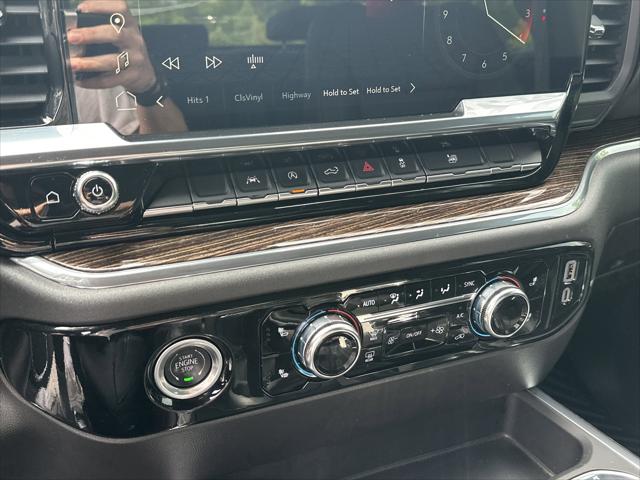 2024 GMC Sierra 1500 4WD Crew Cab Short Box Elevation with 3SB