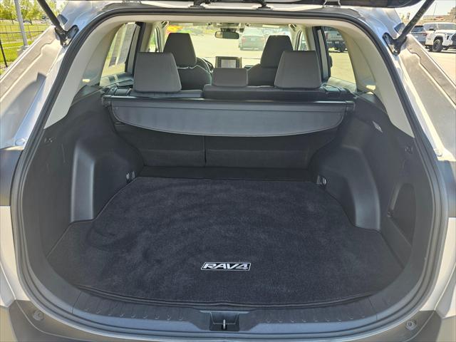 2020 Toyota RAV4 Hybrid XLE