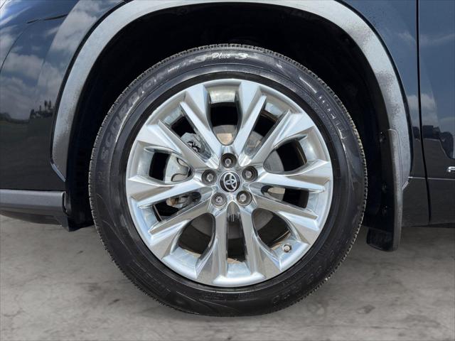 2022 Toyota Highlander Hybrid Limited