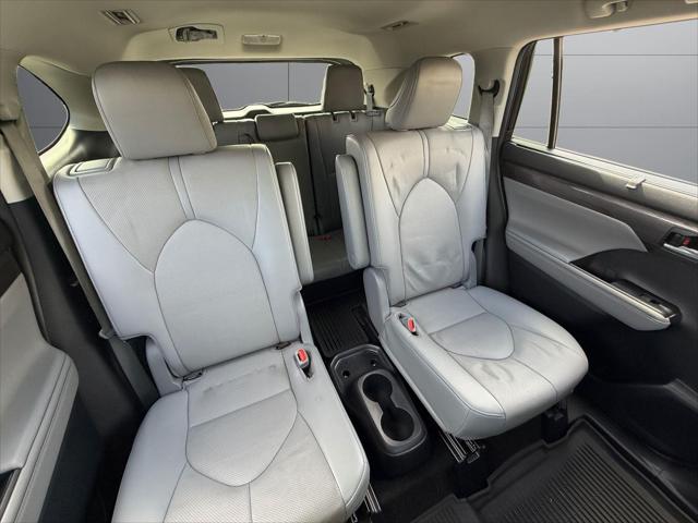 2022 Toyota Highlander Hybrid Limited