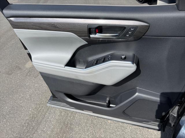 2022 Toyota Highlander Hybrid Limited