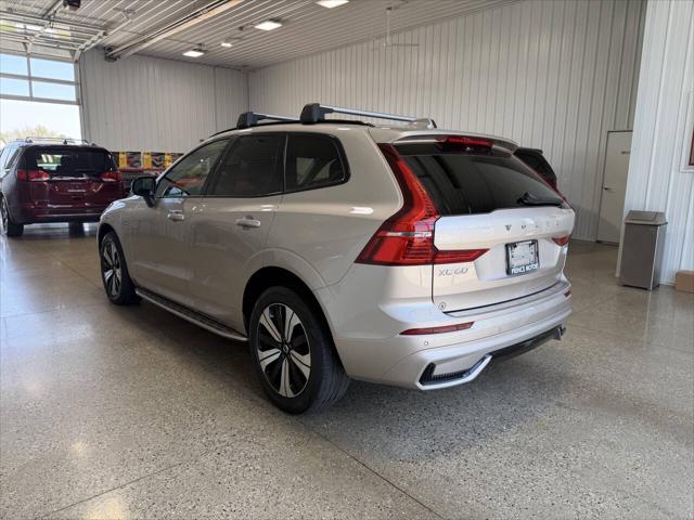 2024 Volvo XC60 Recharge T8 Core Dark Theme