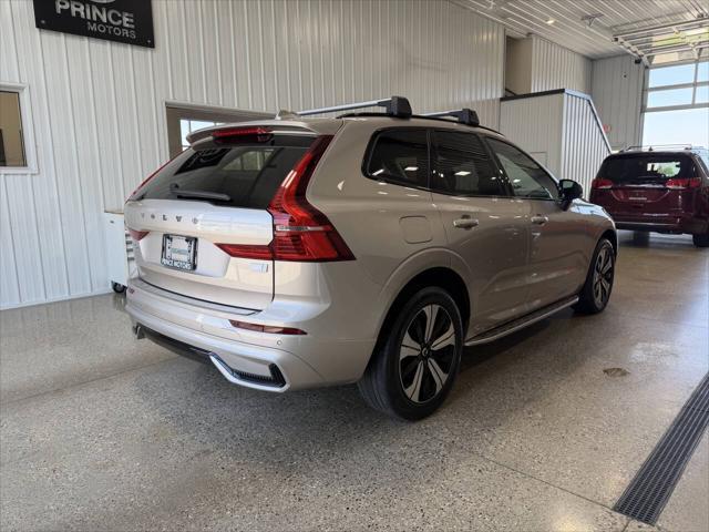 2024 Volvo XC60 Recharge T8 Core Dark Theme