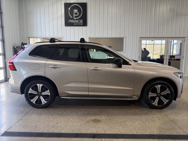 2024 Volvo XC60 Recharge T8 Core Dark Theme