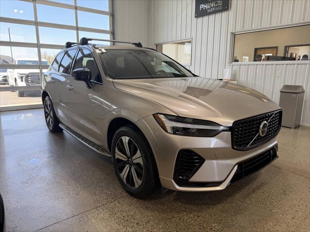 2024 Volvo XC60 Recharge T8 Core Dark Theme