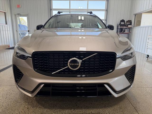 2024 Volvo XC60 Recharge T8 Core Dark Theme