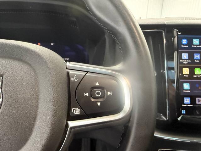 2024 Volvo XC60 Recharge T8 Core Dark Theme