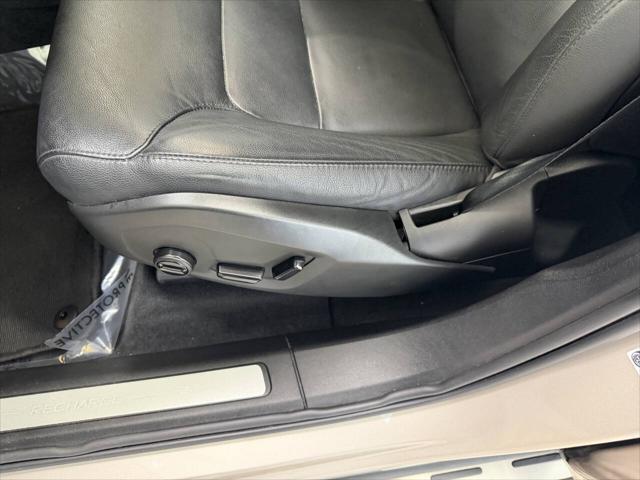 2024 Volvo XC60 Recharge T8 Core Dark Theme