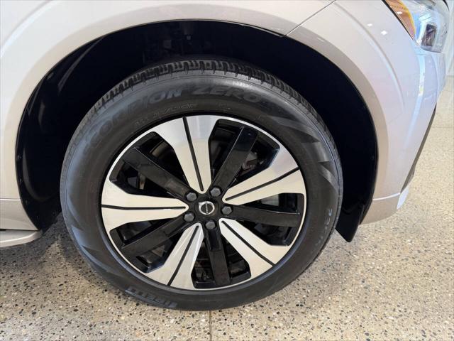 2024 Volvo XC60 Recharge T8 Core Dark Theme