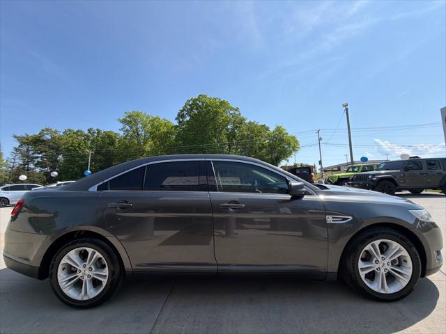2016 Ford Taurus SE
