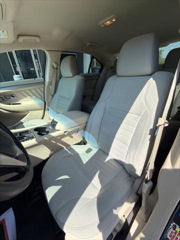 2016 Ford Taurus SE