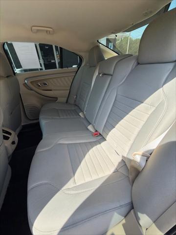 2016 Ford Taurus SE