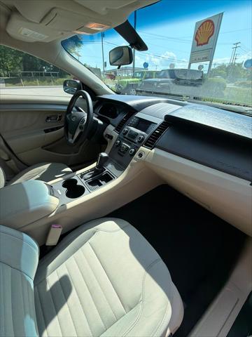 2016 Ford Taurus SE